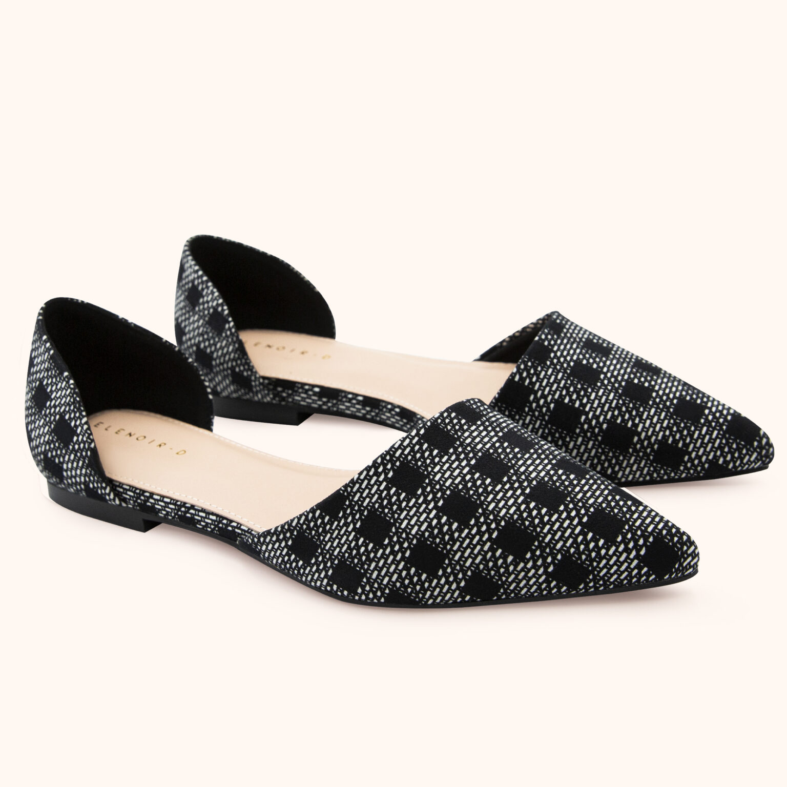 DOLLY_88037_caro_main_01